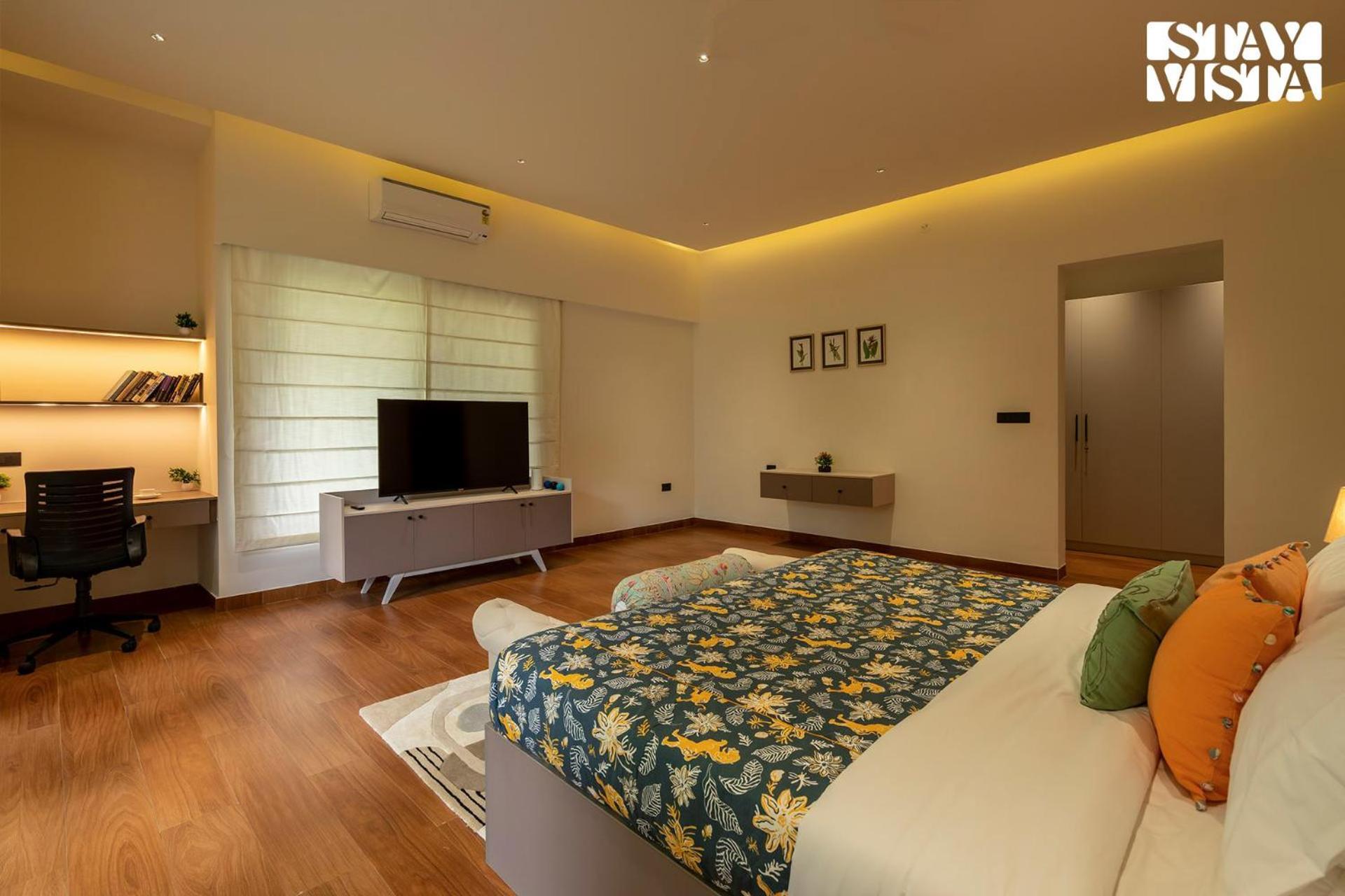 Stayvista At M Villa With Breakfast Included Bangalore Extérieur photo