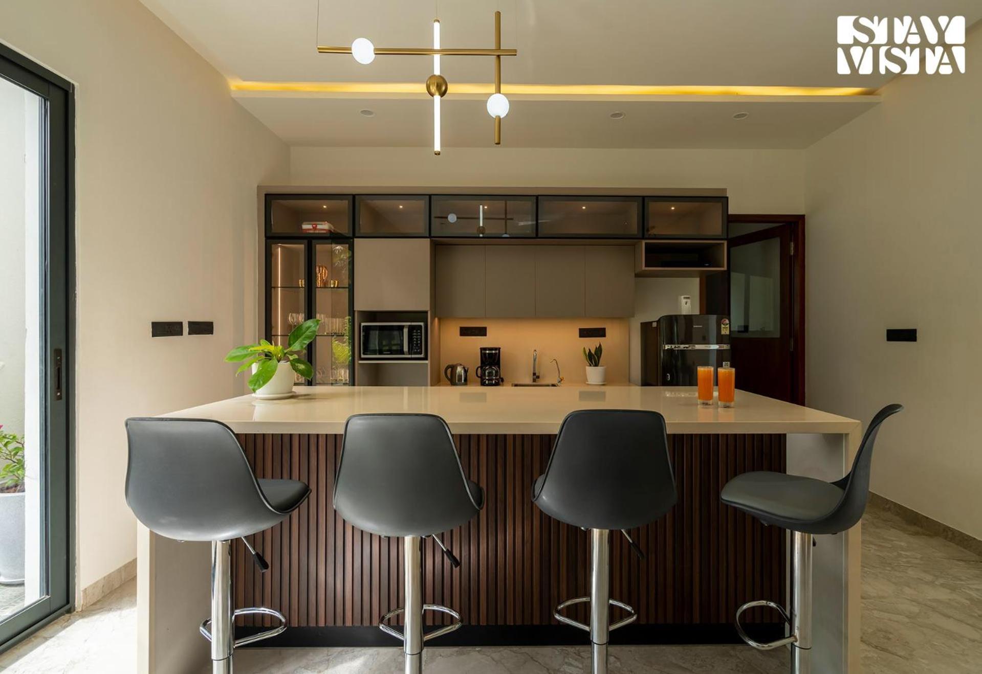 Stayvista At M Villa With Breakfast Included Bangalore Extérieur photo