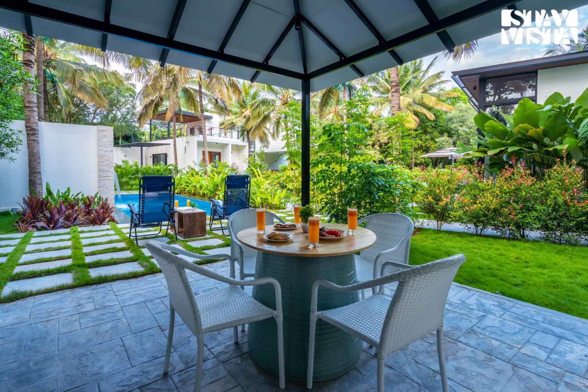 Stayvista At M Villa With Breakfast Included Bangalore Extérieur photo