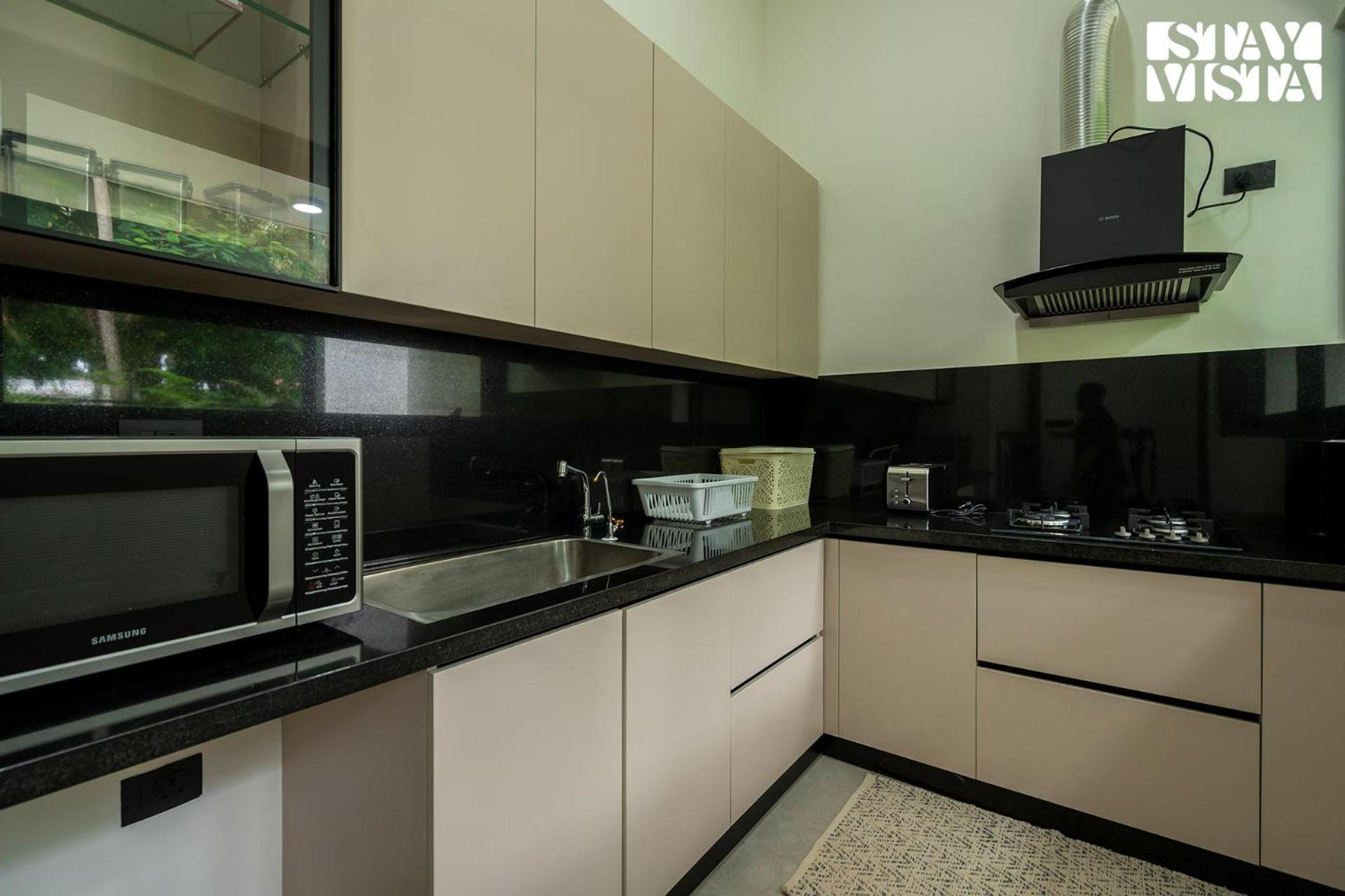 Stayvista At M Villa With Breakfast Included Bangalore Extérieur photo